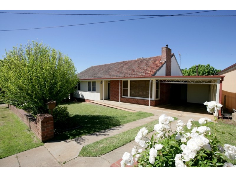 18 Marconi Street, Kooringal NSW 2650