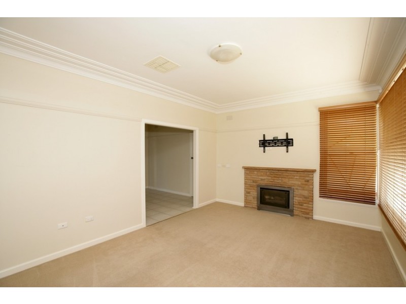 18 Marconi Street, Kooringal NSW 2650