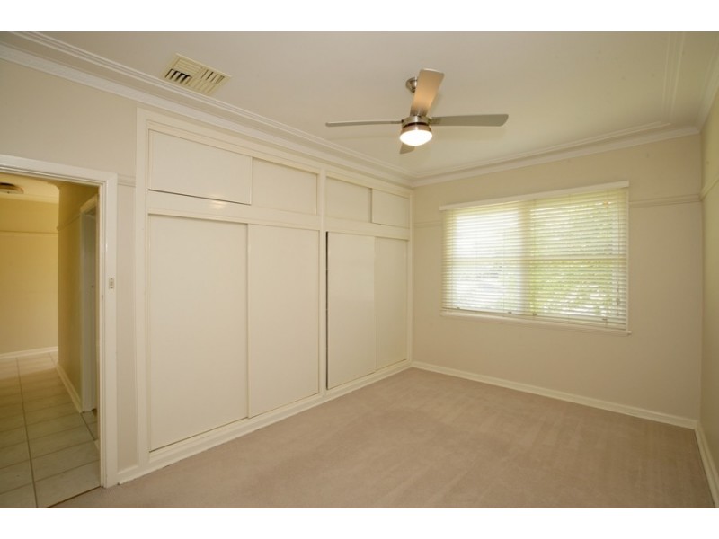 18 Marconi Street, Kooringal NSW 2650