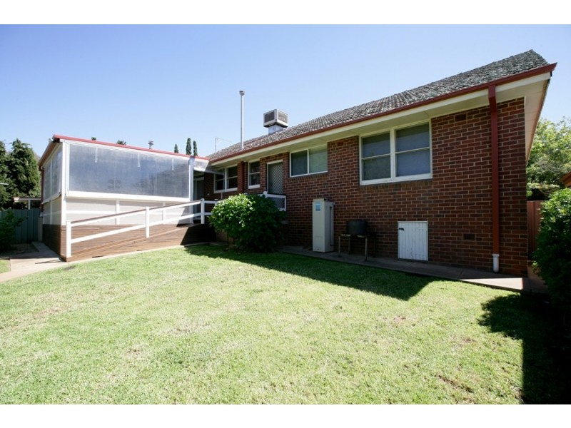 18 Marconi Street, Kooringal NSW 2650