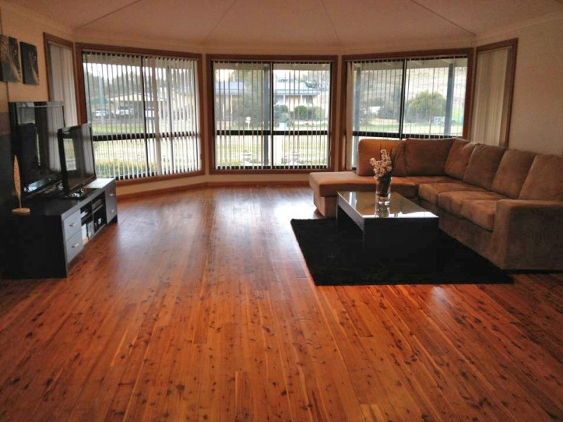 37 Alfred Street, Oura NSW 2650