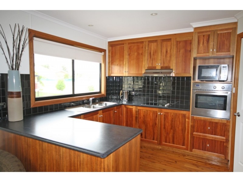 37 Alfred Street, Oura NSW 2650
