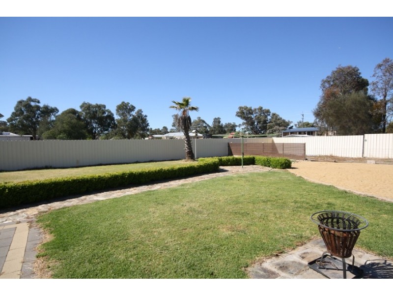37 Alfred Street, Oura NSW 2650