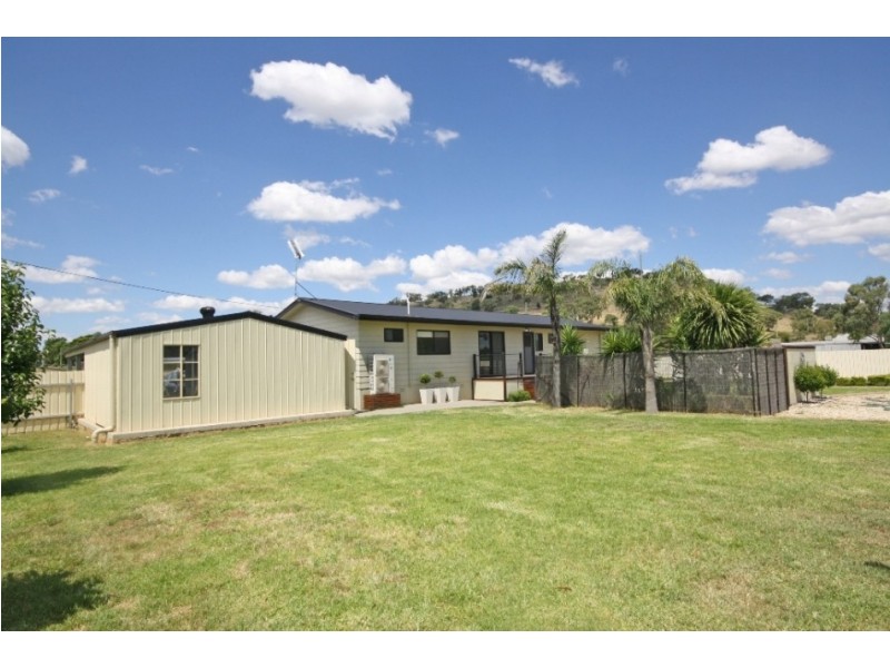 37 Alfred Street, Oura NSW 2650