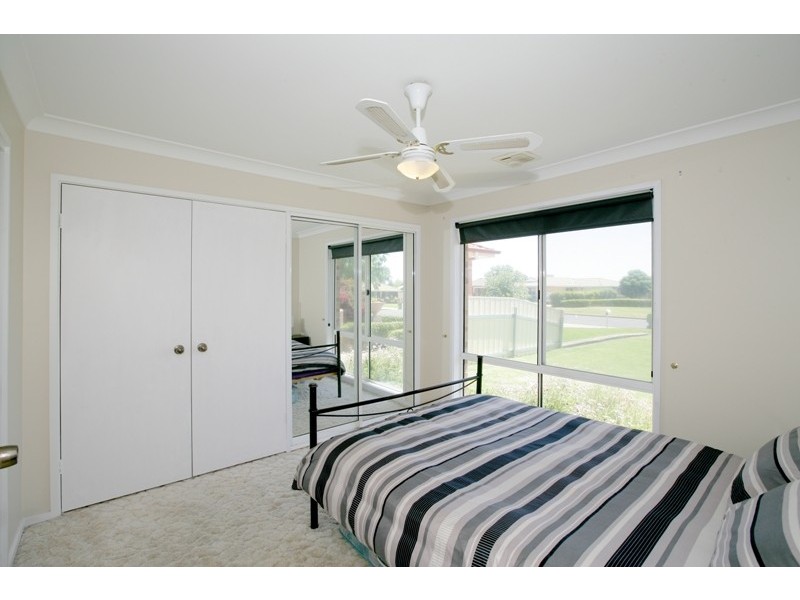 11 Yungana Place, Glenfield Park NSW 2650