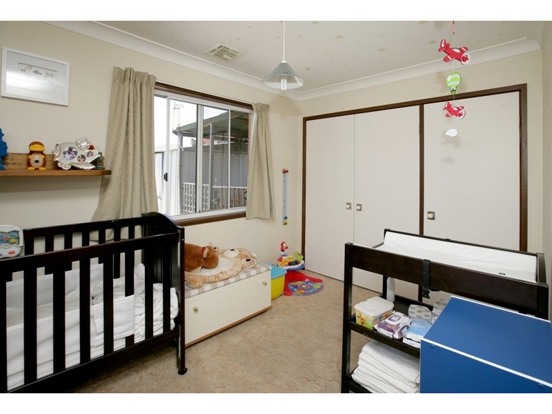 11 Yungana Place, Glenfield Park NSW 2650