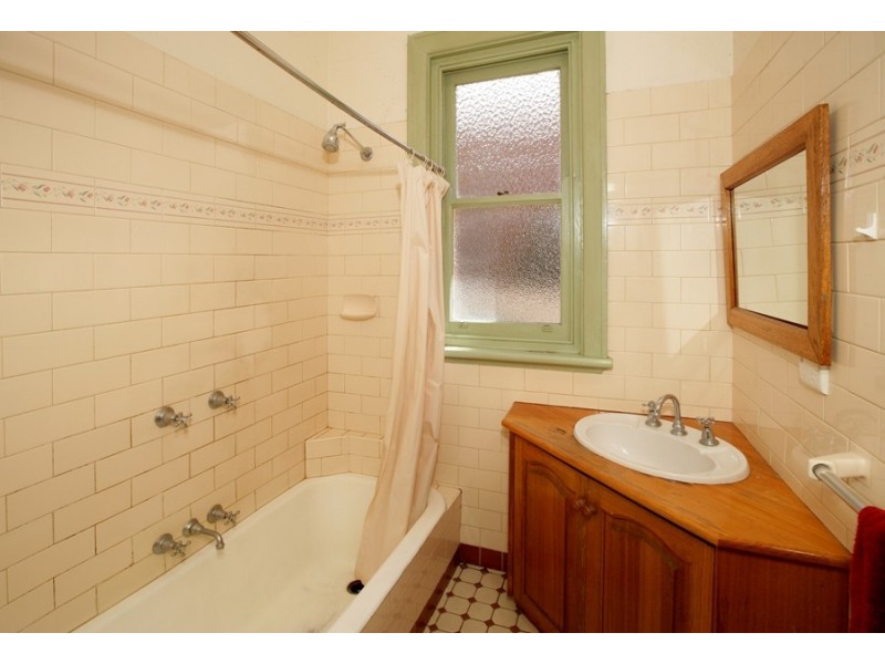 2 Little Best Street, Wagga Wagga NSW 2650