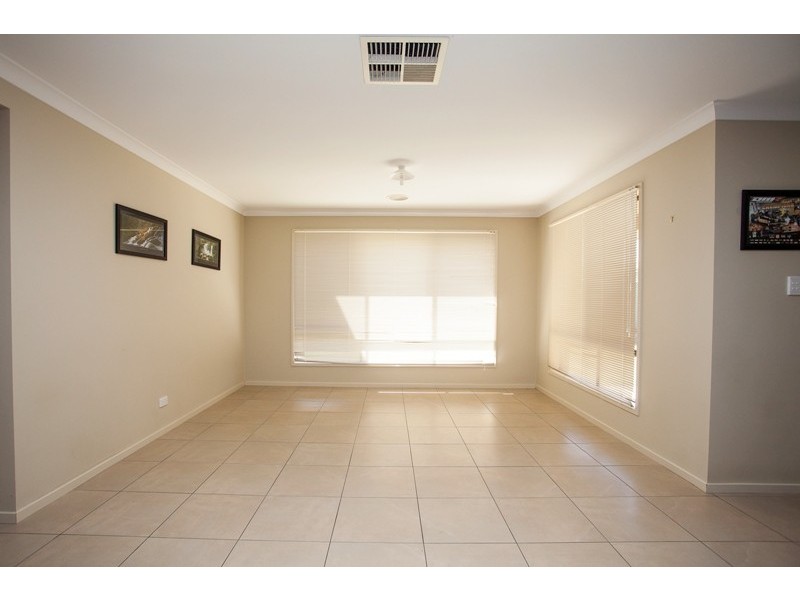 54 Boree Avenue, Forest Hill NSW 2651
