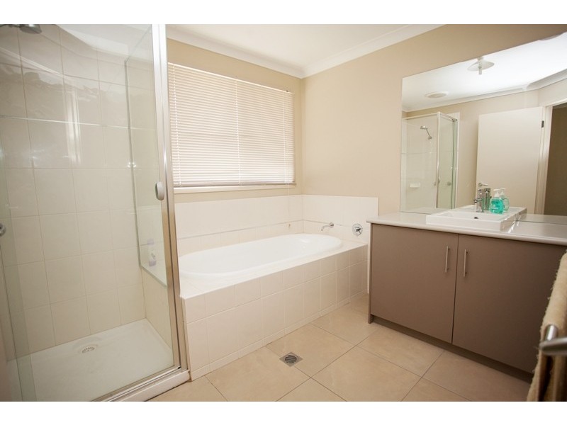 54 Boree Avenue, Forest Hill NSW 2651