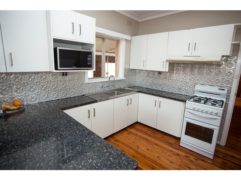 32 Walteela Ave, Wagga Wagga NSW 2650