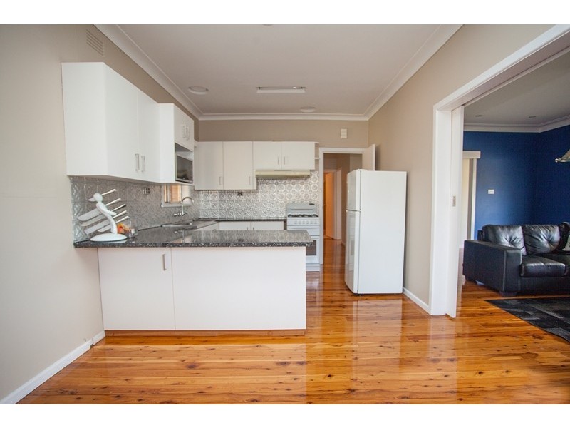 32 Walteela Ave, Wagga Wagga NSW 2650