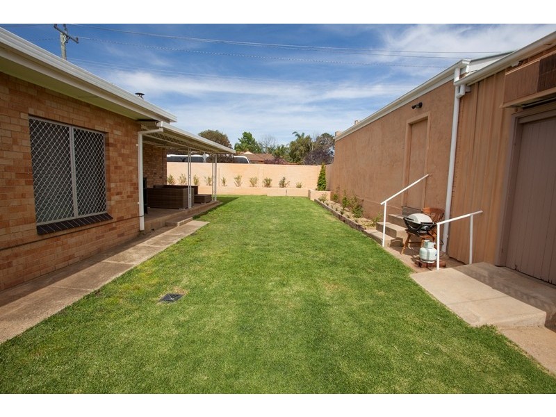 32 Walteela Ave, Wagga Wagga NSW 2650