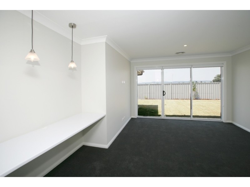 7 Park Place, Lloyd NSW 2650