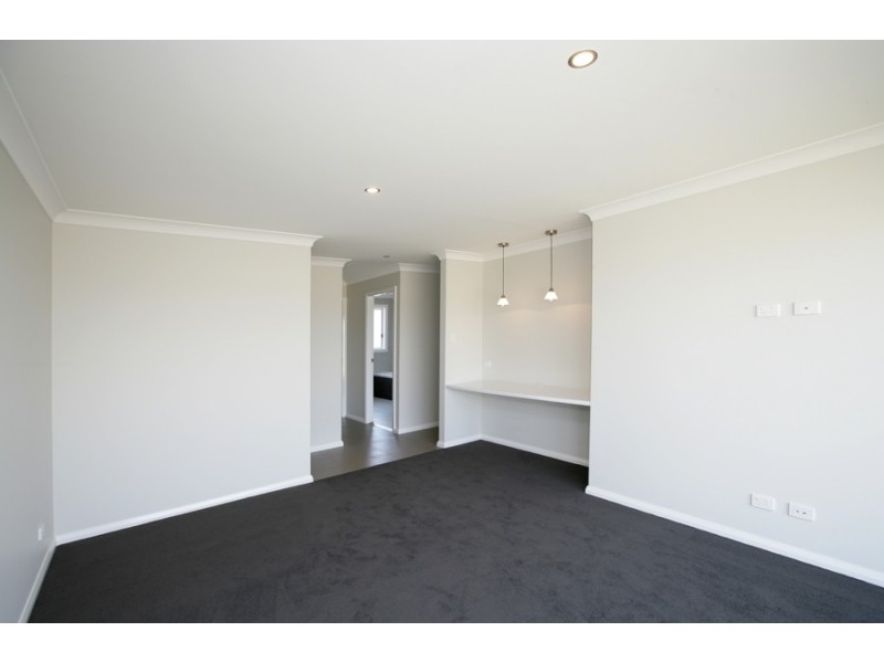 7 Park Place, Lloyd NSW 2650