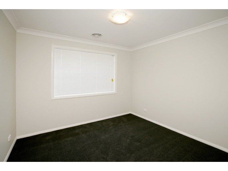7 Park Place, Lloyd NSW 2650