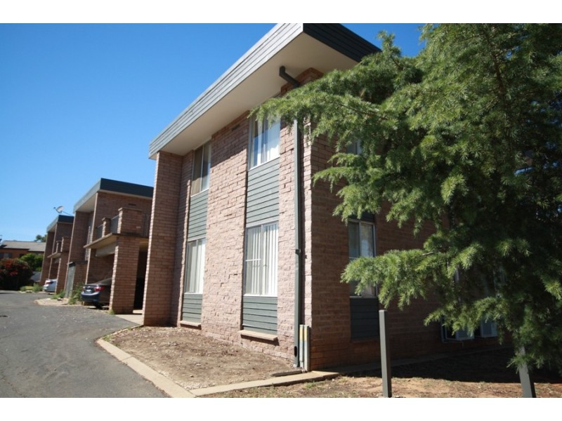 10/1 Joyes Place, Tolland NSW 2650