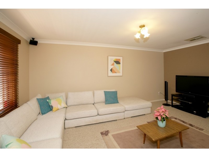 16 Yarrawah Crescent, Bourkelands NSW 2650