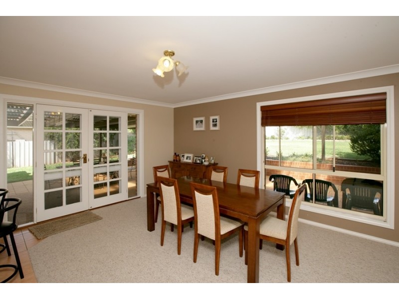 16 Yarrawah Crescent, Bourkelands NSW 2650