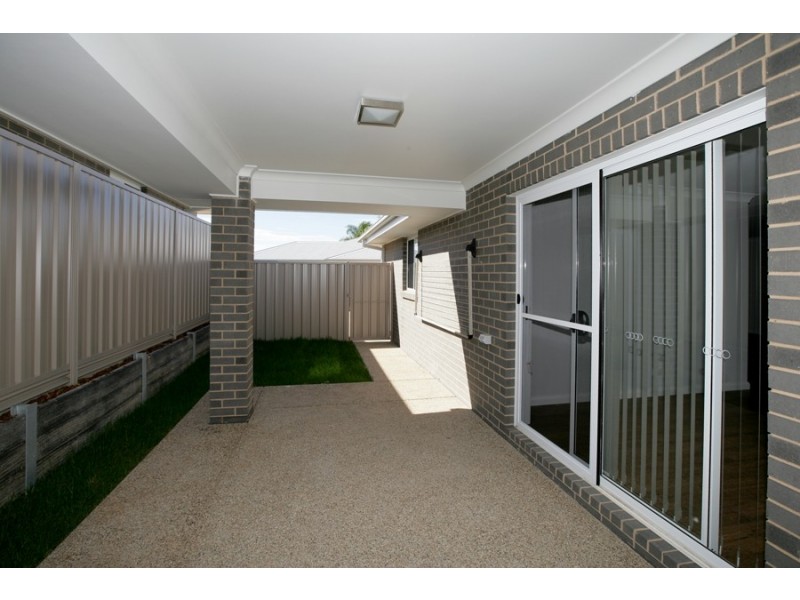2/34 Stirling Boulevarde, Tatton NSW 2650