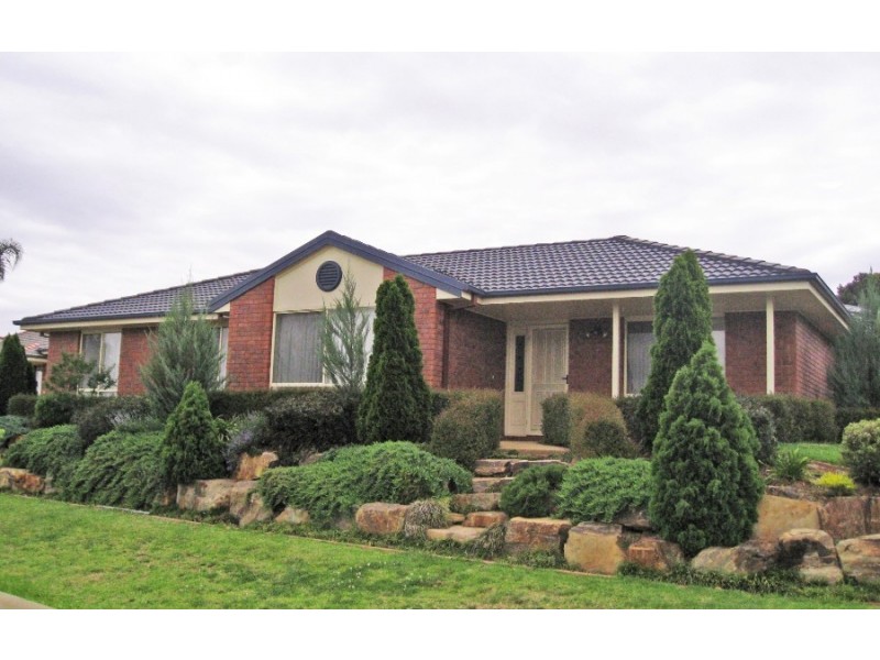 8 Atherton Cres, Wagga Wagga NSW 2650