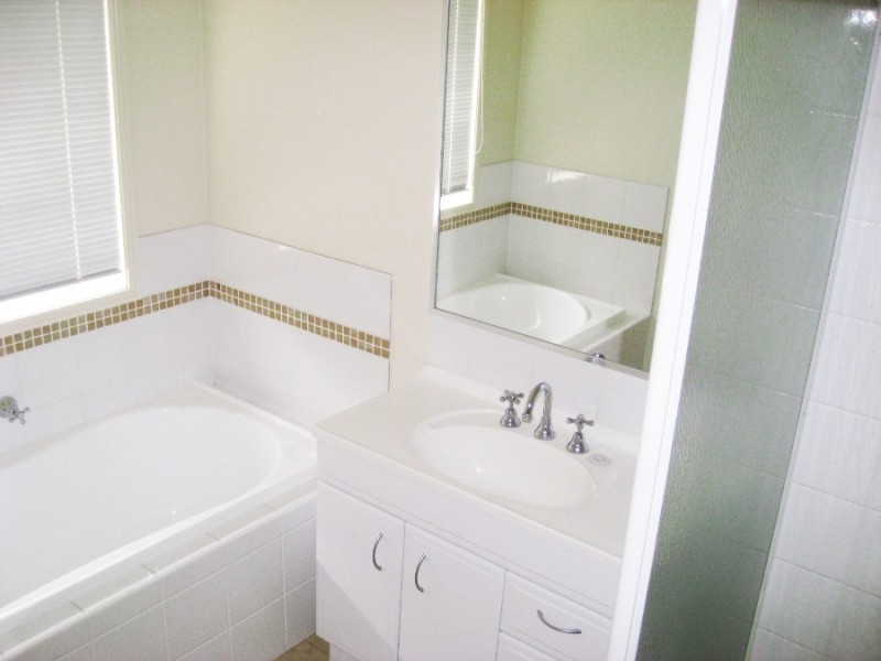 8 Atherton Cres, Wagga Wagga NSW 2650