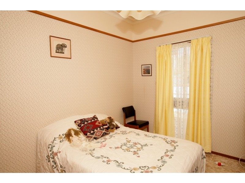 7 Emu Place, Kooringal NSW 2650