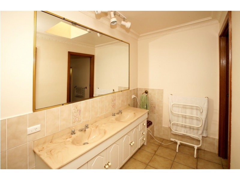 7 Emu Place, Kooringal NSW 2650