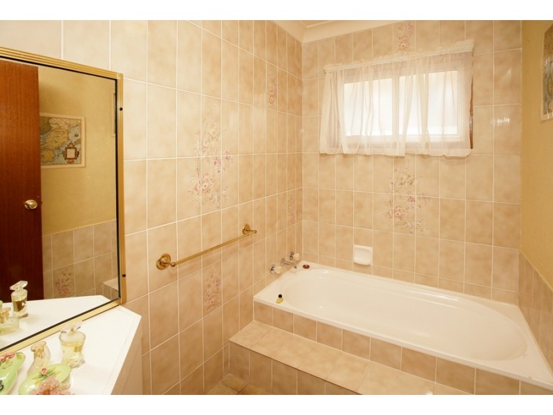 7 Emu Place, Kooringal NSW 2650