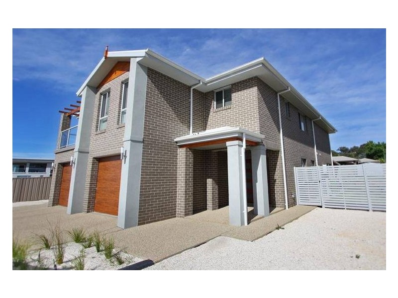 2/70 Stirling Boulevard, Wagga Wagga NSW 2650