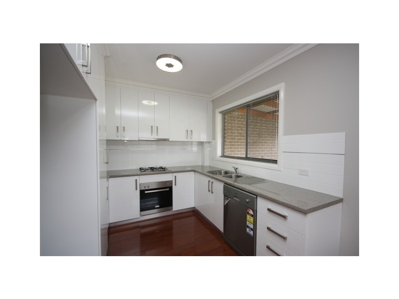 2/70 Stirling Boulevard, Wagga Wagga NSW 2650