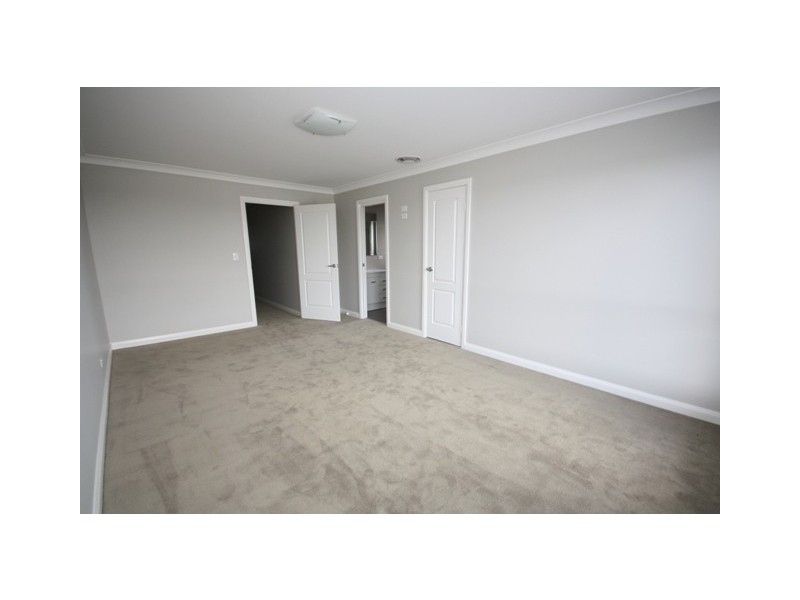 2/70 Stirling Boulevard, Wagga Wagga NSW 2650