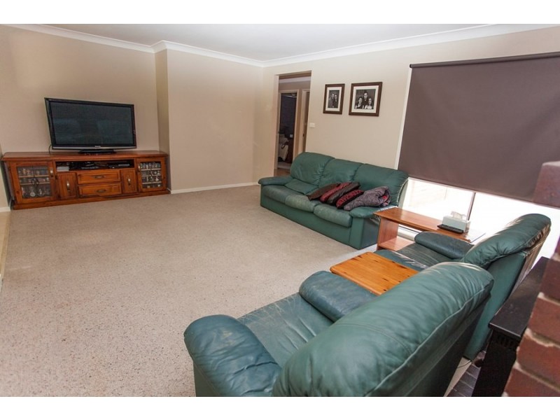 83 Vincent Road, Lake Albert NSW 2650