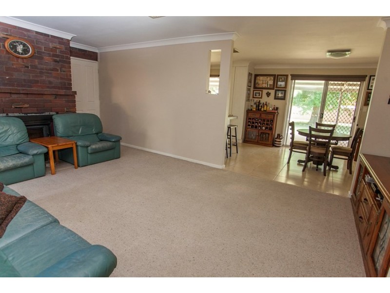 83 Vincent Road, Lake Albert NSW 2650