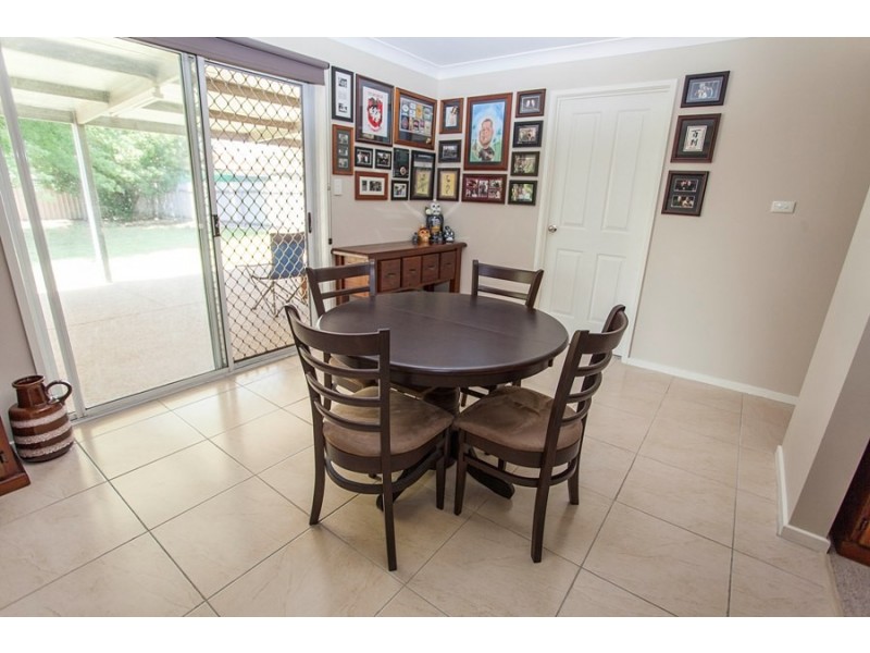 83 Vincent Road, Lake Albert NSW 2650