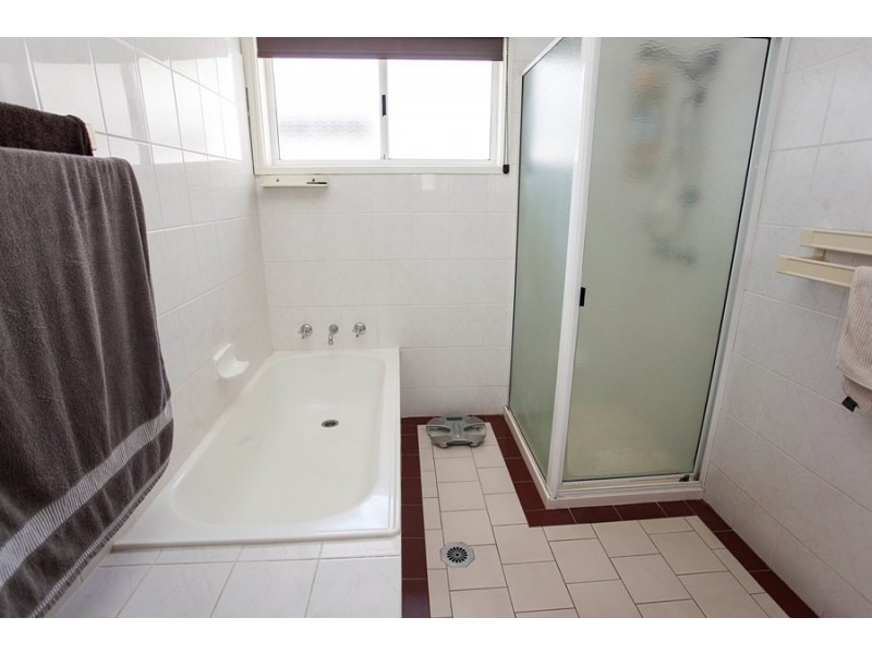 83 Vincent Road, Lake Albert NSW 2650