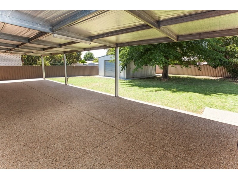 83 Vincent Road, Lake Albert NSW 2650