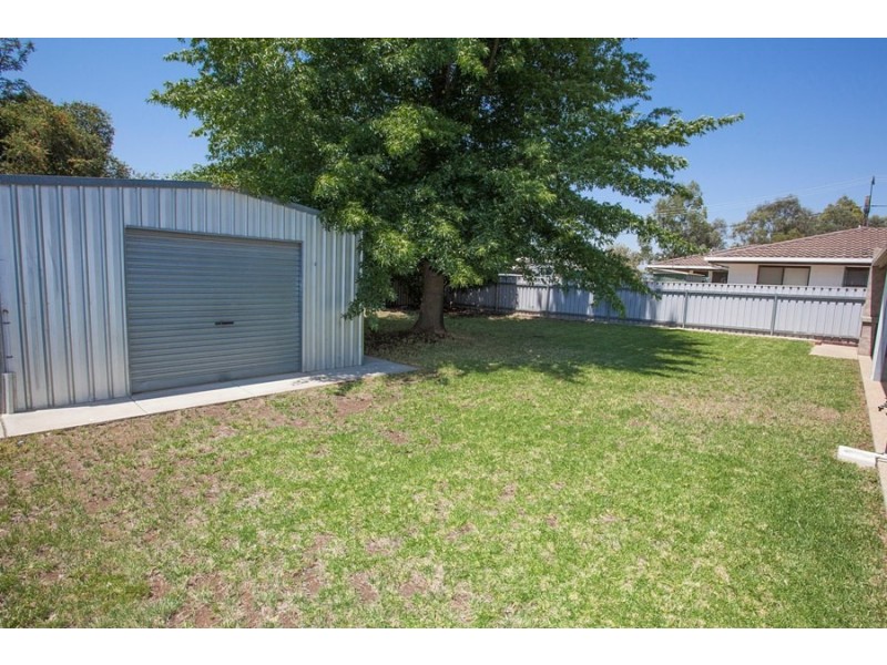 83 Vincent Road, Lake Albert NSW 2650