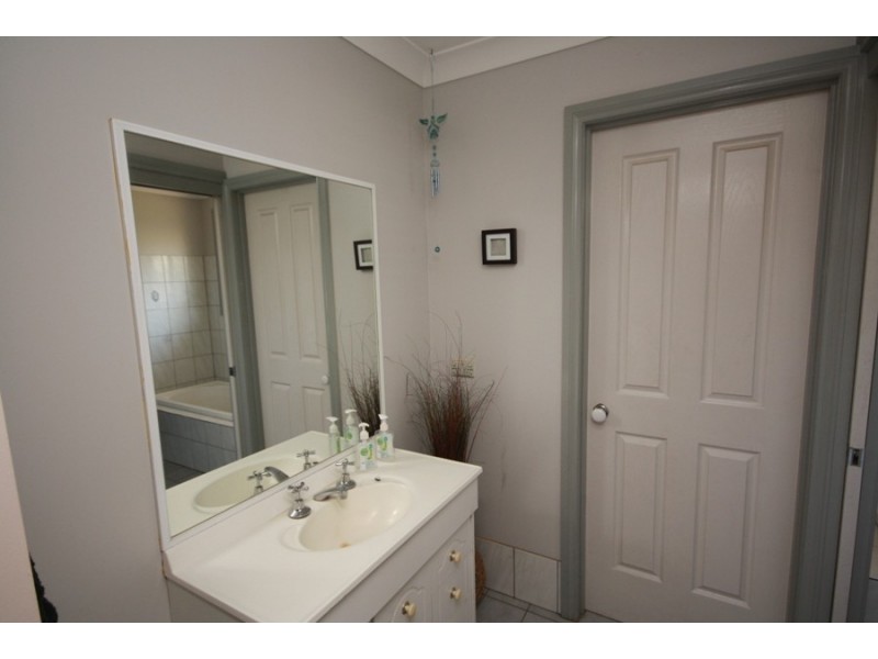 86 Veale Street, Wagga Wagga NSW 2650