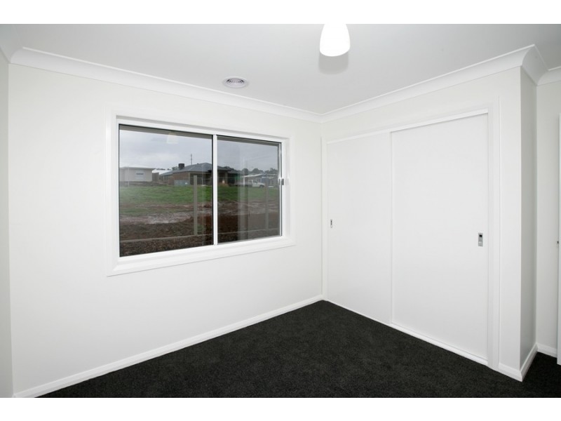 4 Preston Crescent, Lloyd NSW 2650