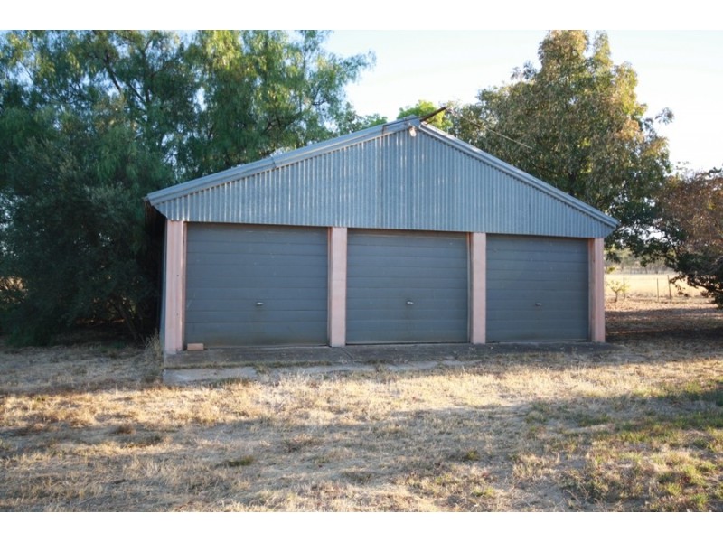 113 Coolamon Road, Wagga Wagga NSW 2650
