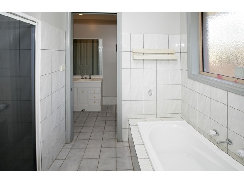 86 Veale Street, Ashmont NSW 2650