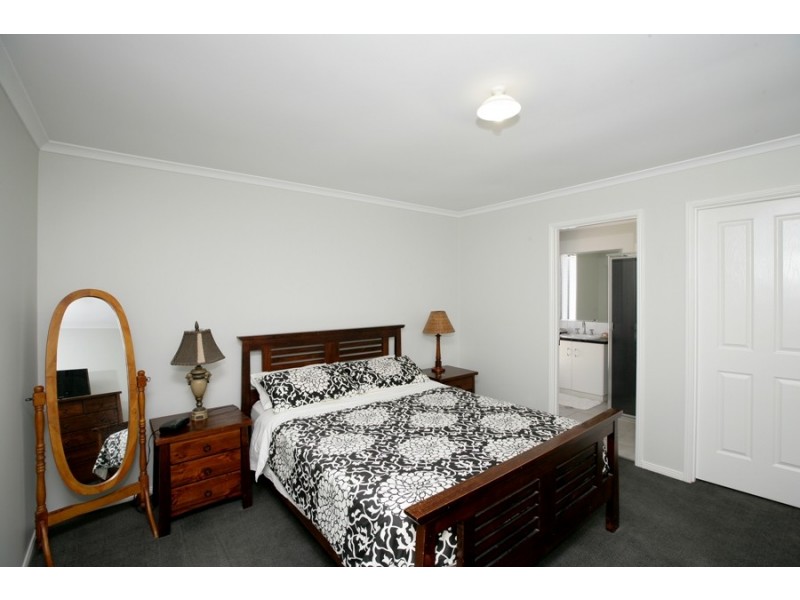 22 Woomera Place, Glenfield Park NSW 2650