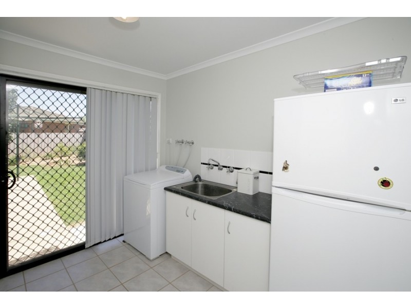 22 Woomera Place, Glenfield Park NSW 2650