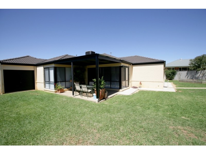 22 Woomera Place, Glenfield Park NSW 2650