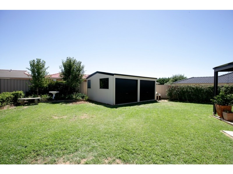 22 Woomera Place, Glenfield Park NSW 2650
