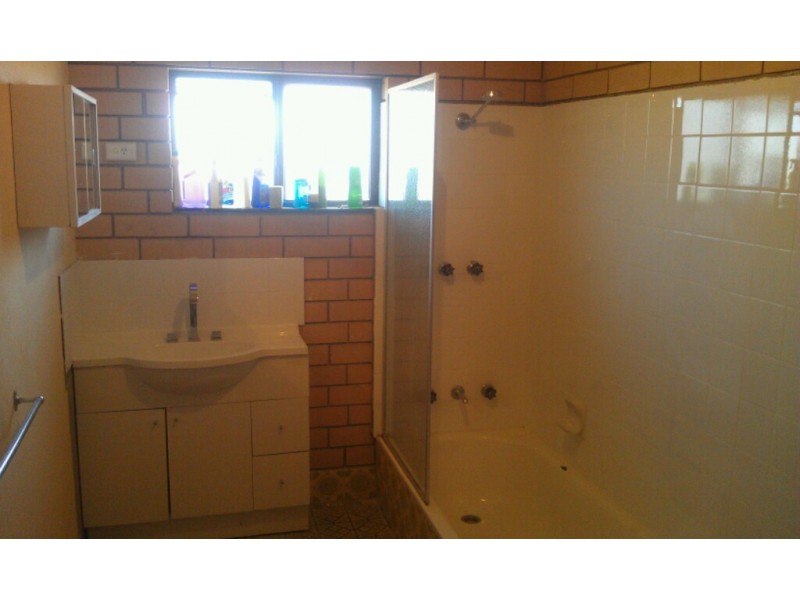 4/19 Nordlingen Drive, Wagga Wagga NSW 2650