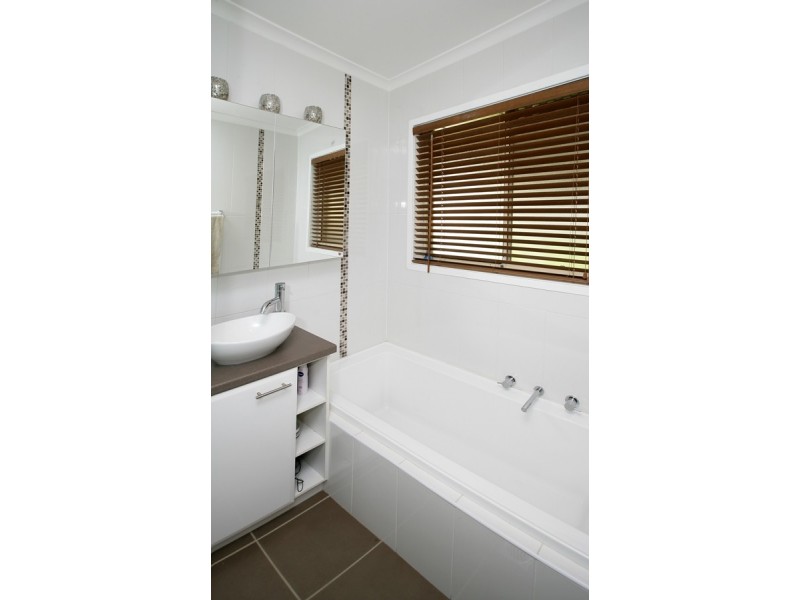 103 Pugsley Avenue, Estella NSW 2650