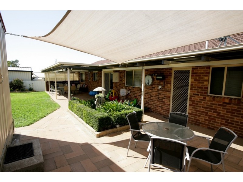 103 Pugsley Avenue, Estella NSW 2650