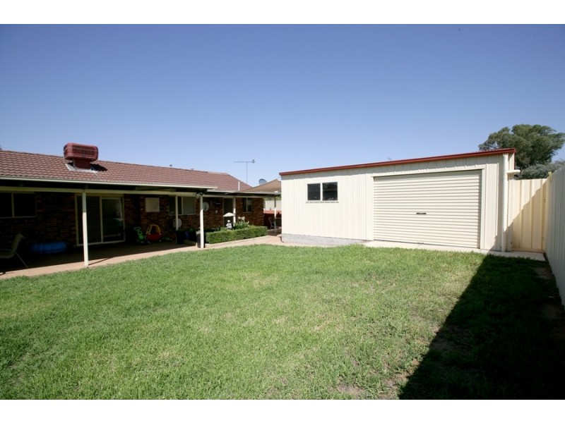 103 Pugsley Avenue, Estella NSW 2650