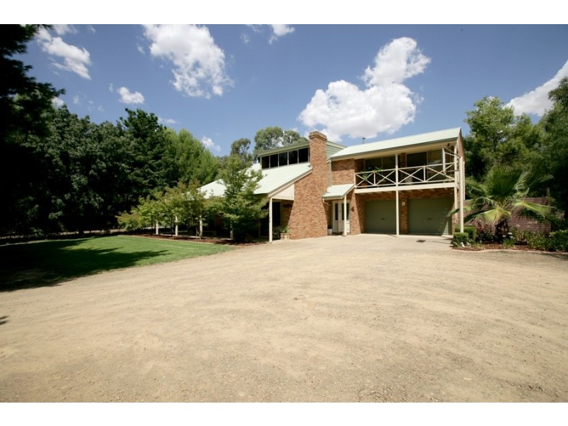 4 Yarran Place, Springvale NSW 2650